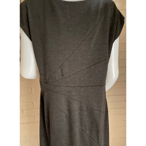 SUZI Chin for Maggy Boutique Sleeveless Shift Dress - Picture 6 of 8